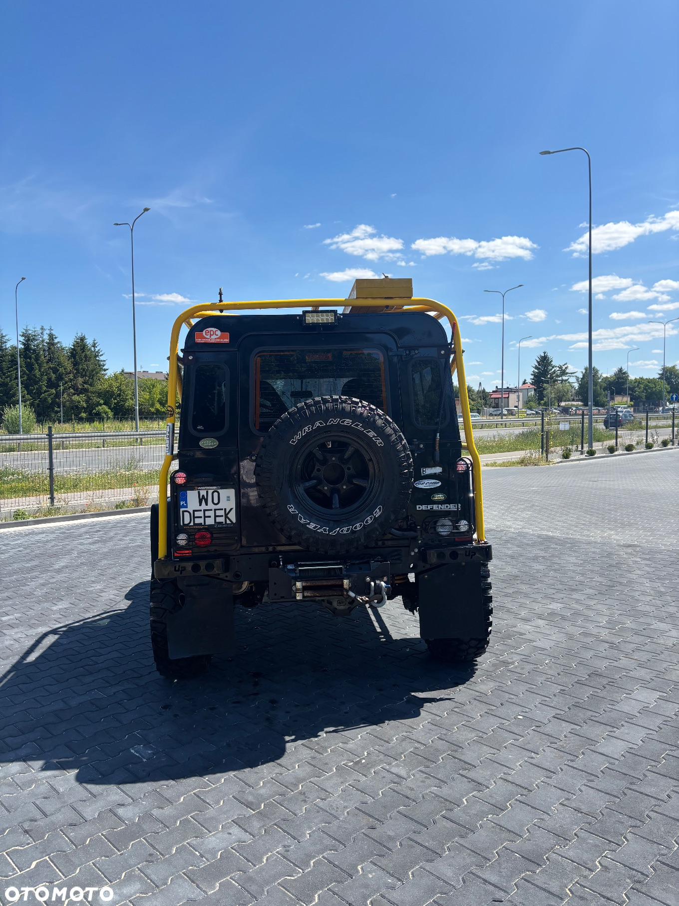 Land Rover Defender 90 Station Wagon SVX - 6