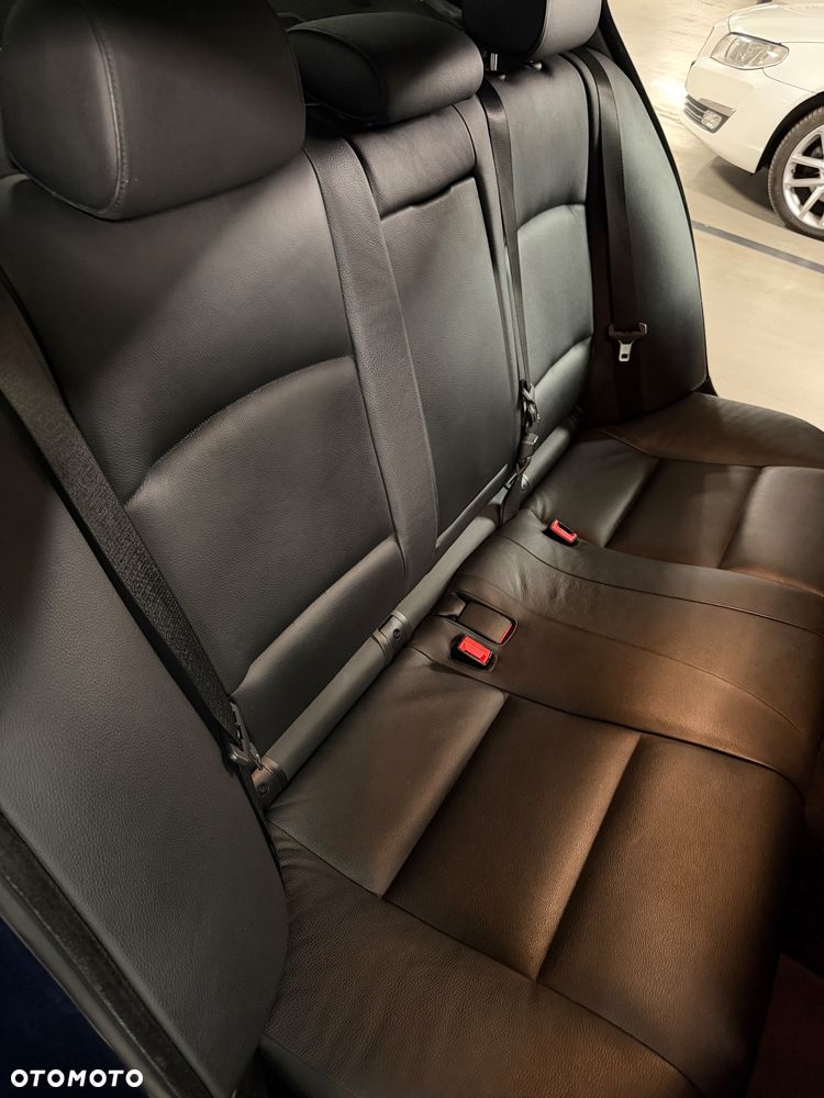 BMW Seria 5 535i xDrive - 23