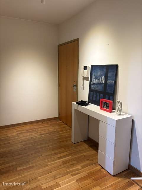 Apartamento T2 em Leça da Palmeira, na 1ª linha de mar - Grande imagem: 4/9