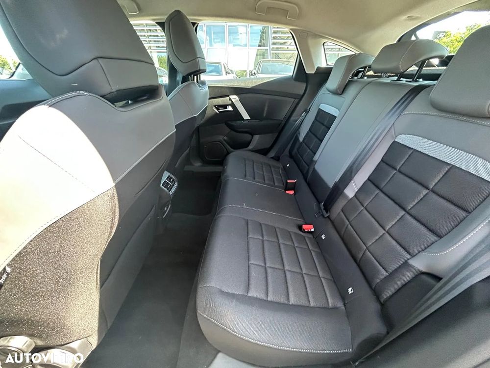 Citroën C4 1.2 136 eDCT6 MHEV PLUS - 13