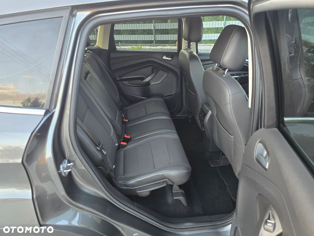 Ford Kuga 1.5 EcoBoost 2x4 ST-Line - 8