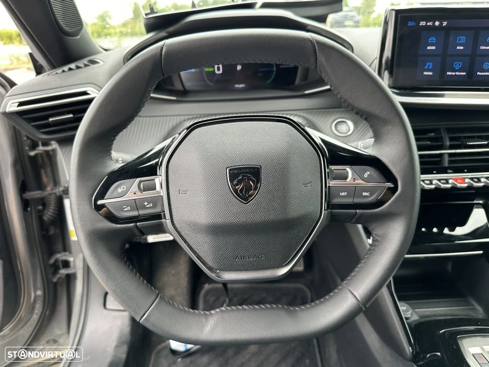 Peugeot e-2008 Allure - 9