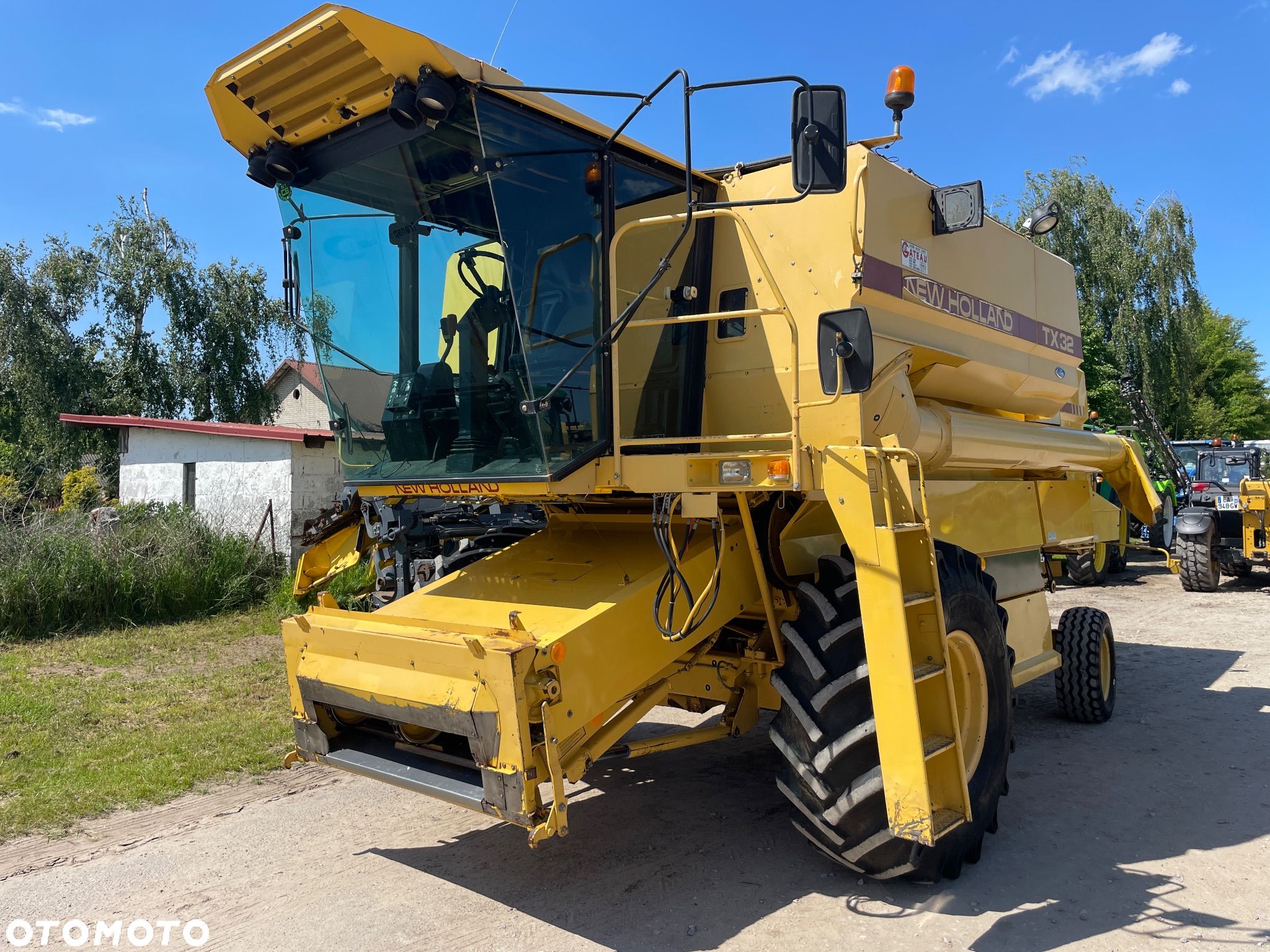 New Holland TX 32 - 1