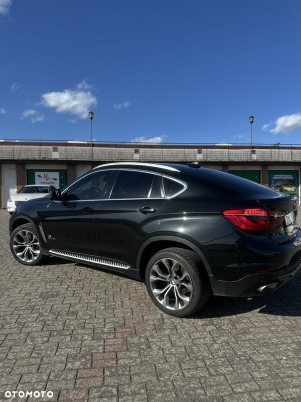 BMW X6 xDrive40d - 11