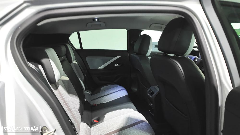 Opel Astra 1.2 T Elegance - 6