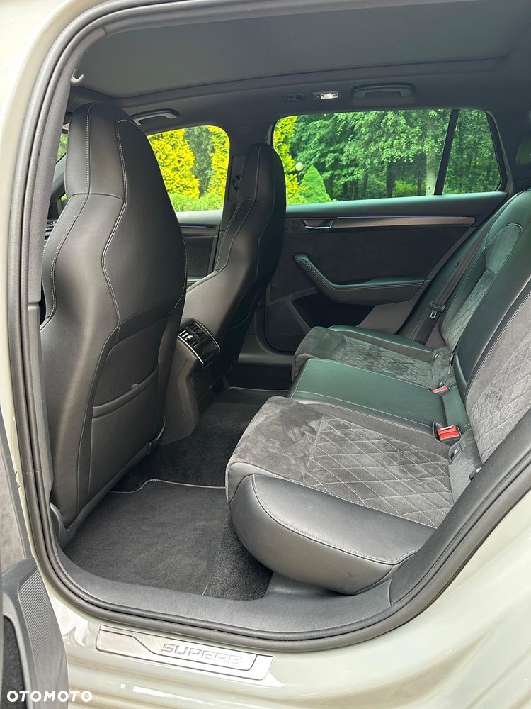 Skoda Superb 2.0 TDI 4x4 DSG Sportline - 17