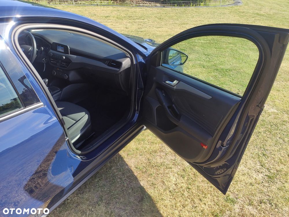 Ford Focus 1.0 EcoBoost Trend - 18