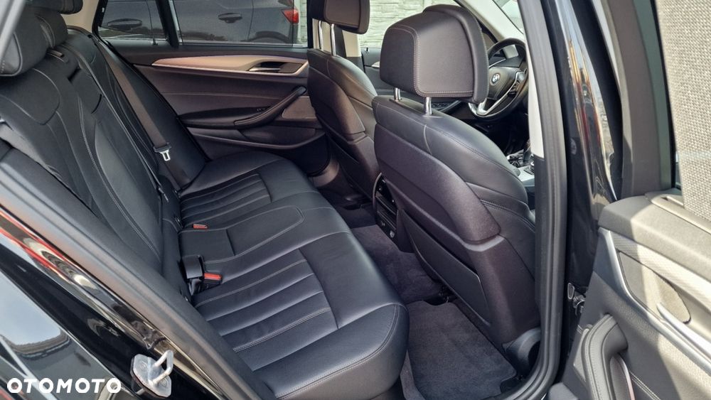 BMW Seria 5 530d Sport Line - 26