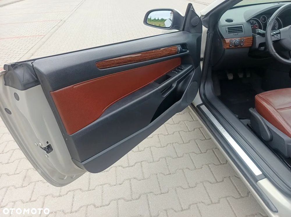 Opel Astra 1.6 Cosmo - 28
