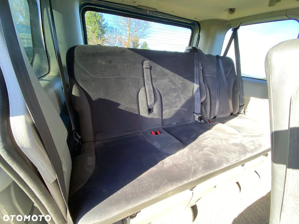 Renault Trafic Grand Passenger Black Edition - 11