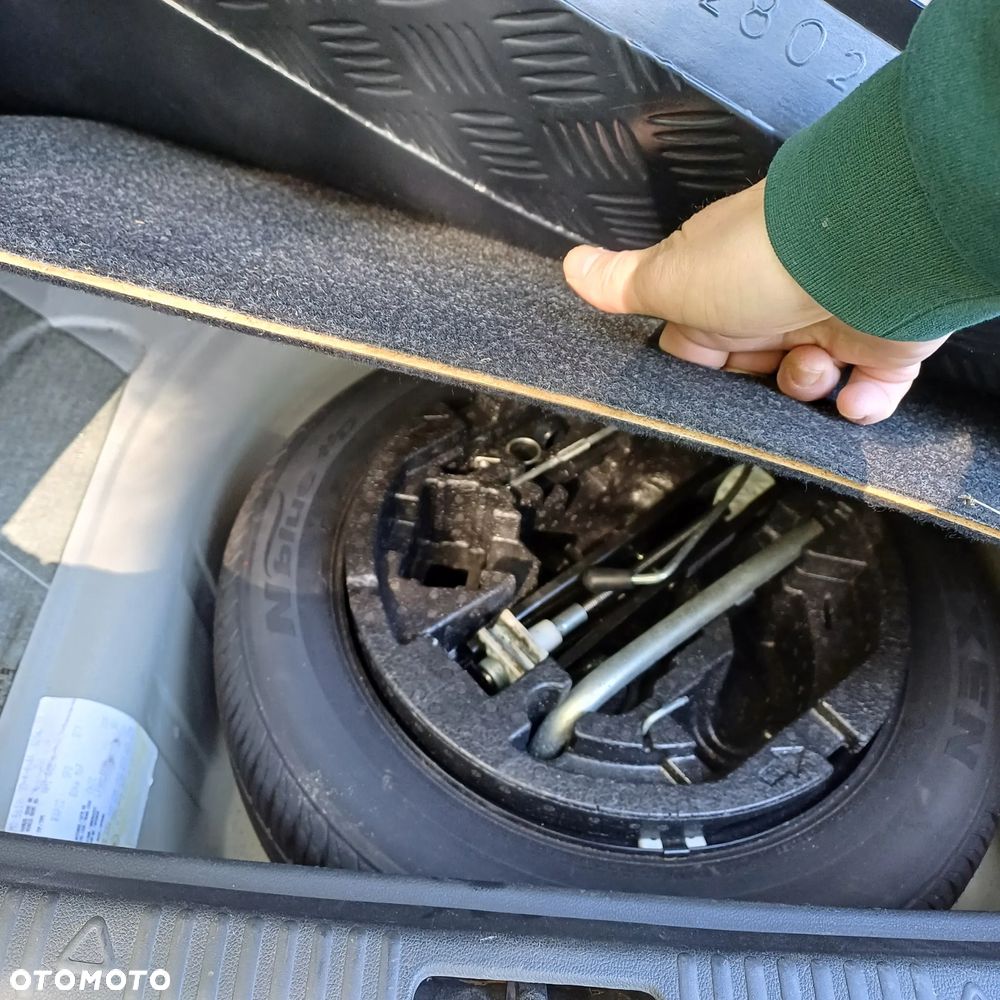 Skoda RAPID Spb 1.0 TSI Style - 27