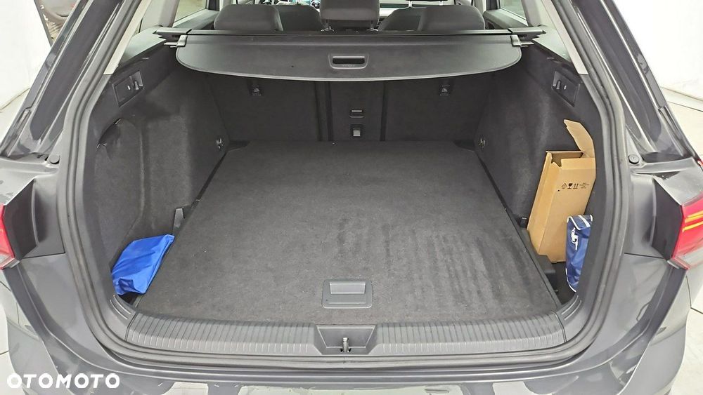 Volkswagen Golf - 23