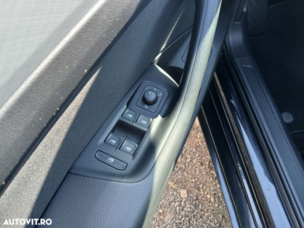 Volkswagen Passat 1.5 TSI ACT DSG Comfortline - 17