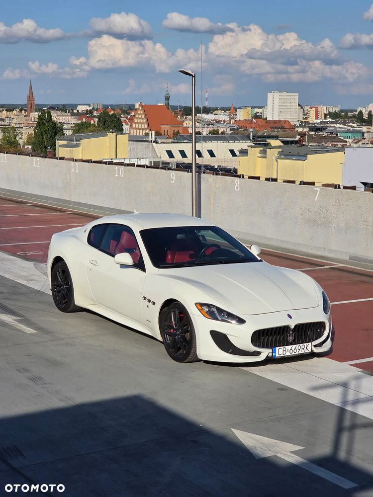 Maserati GranTurismo S Automat - 30