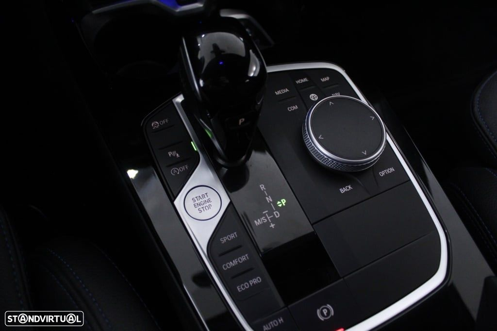 BMW 116 d Pack Desportivo M Auto - 34