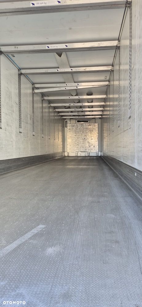 Schmitz Cargobull SCB - 9