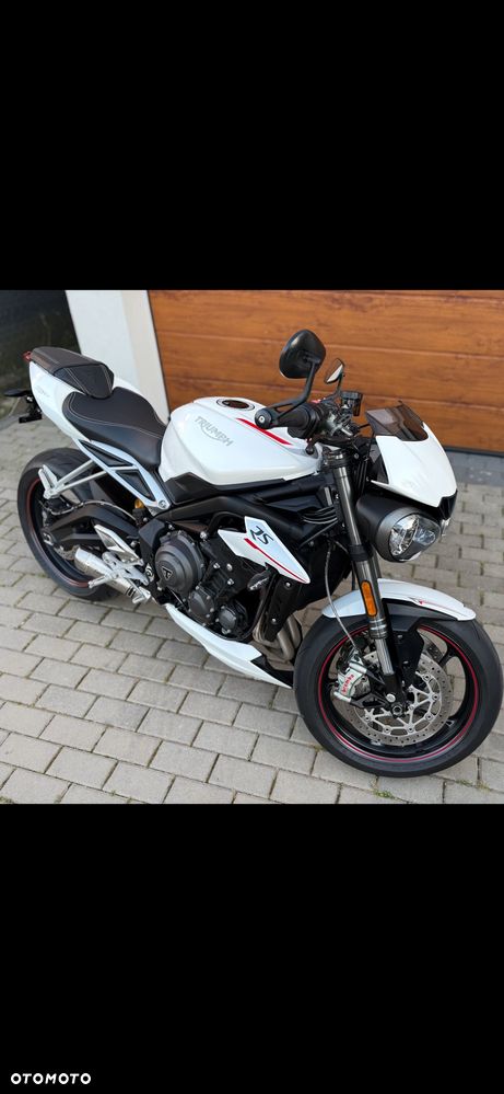Triumph Street Triple - 37