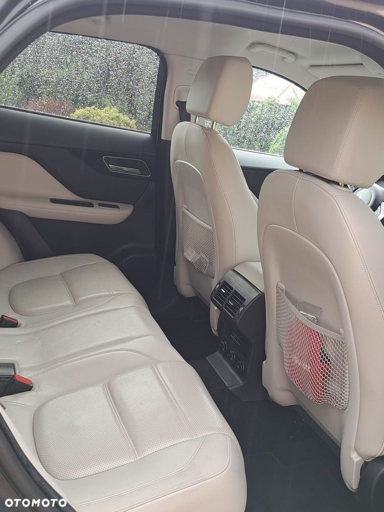 Jaguar F-Pace 2.0 i4D AWD Prestige - 8