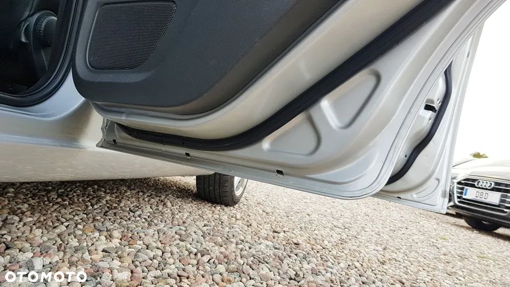 Ford Focus C-Max 1.8 Ghia - 38