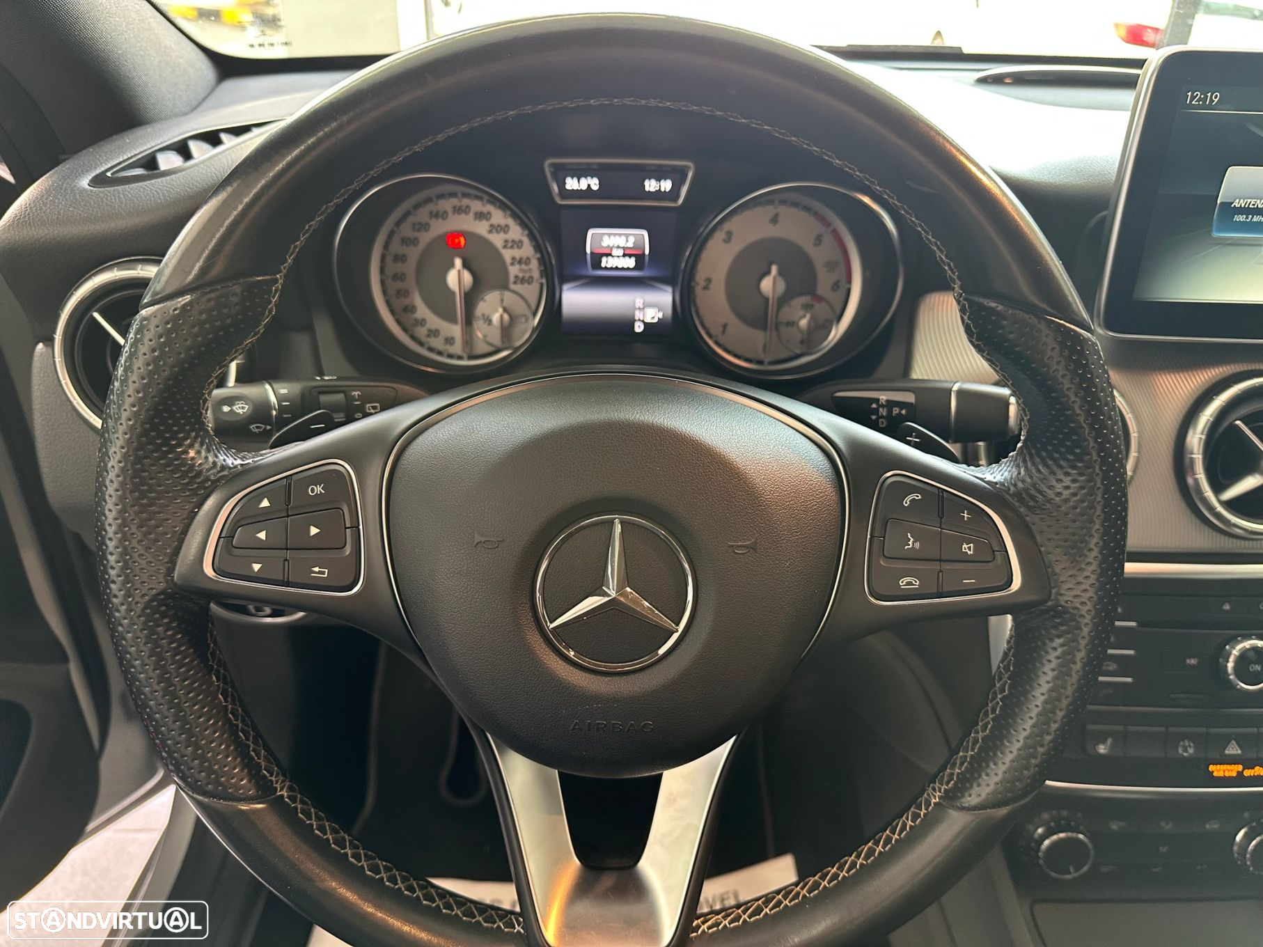 Mercedes-Benz CLA 200 d Shooting Brake Urban Aut. - 13