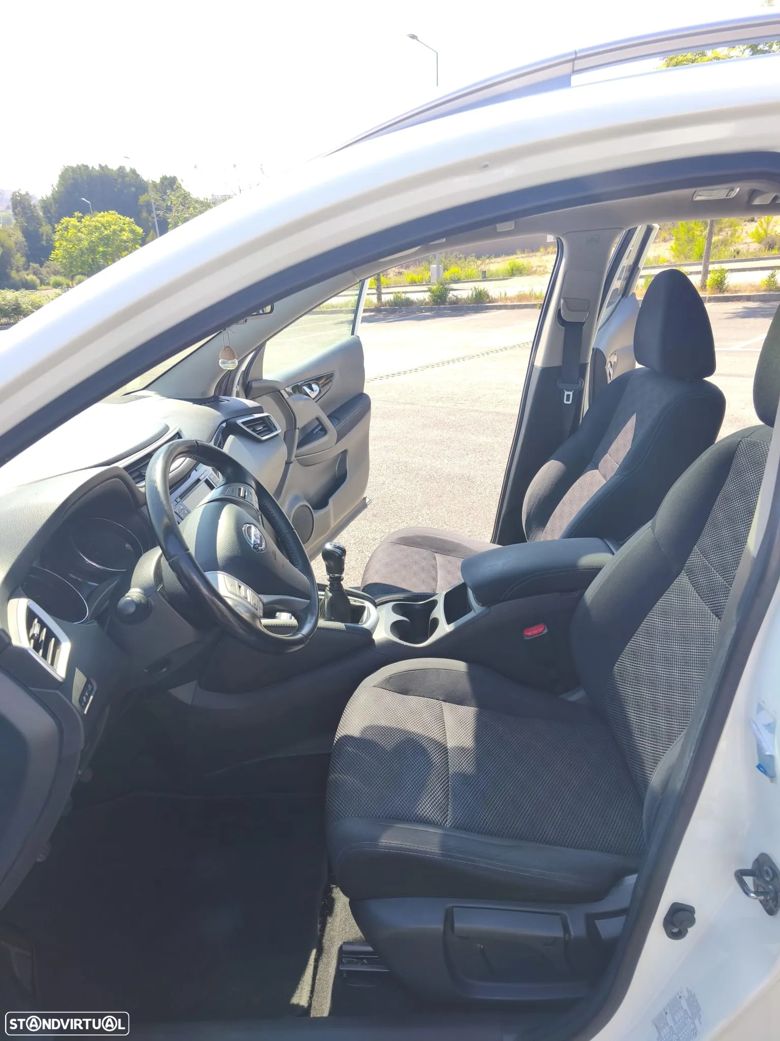Nissan Qashqai 1.2 DIG-T N-Connecta 18 - 15