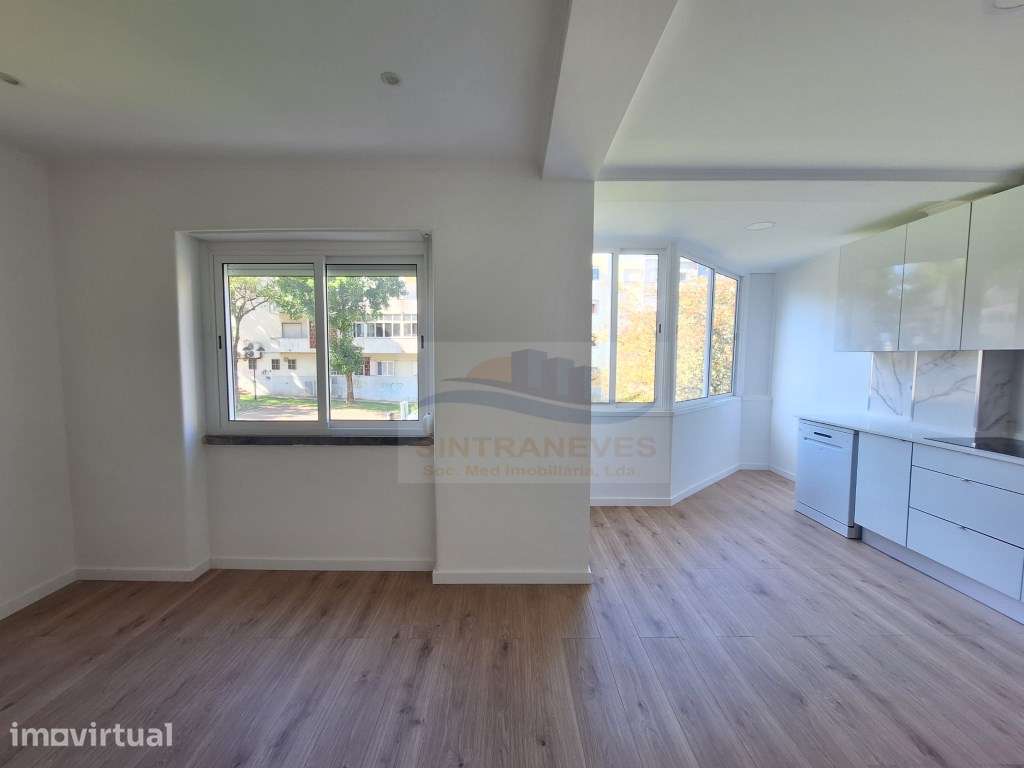 Apartamento T2 na Venteira, remodelado, com varanda - Grande imagem: 4/22