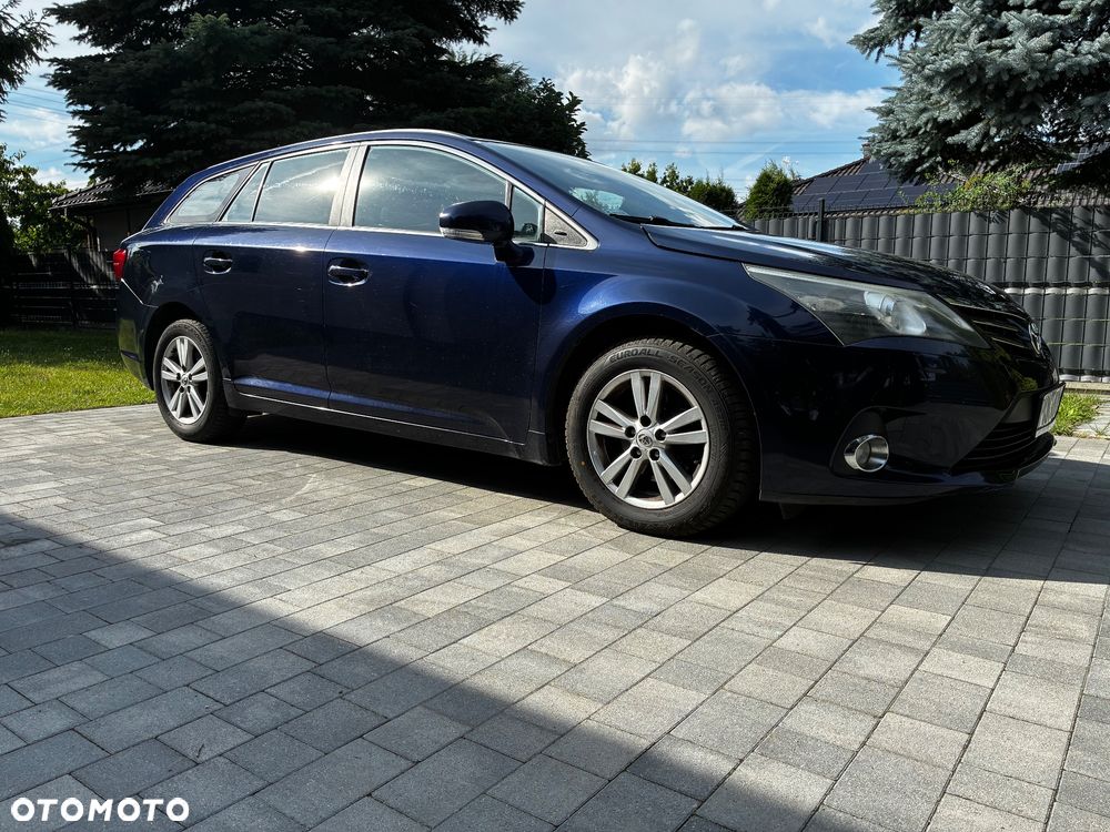 Toyota Avensis 2.0 D-4D Luna - 6