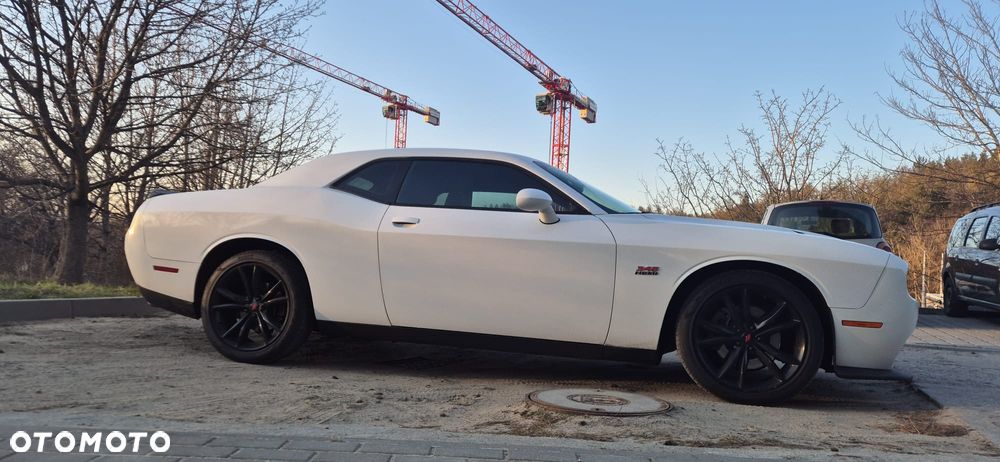 Dodge Challenger 5.7 R/T - 4
