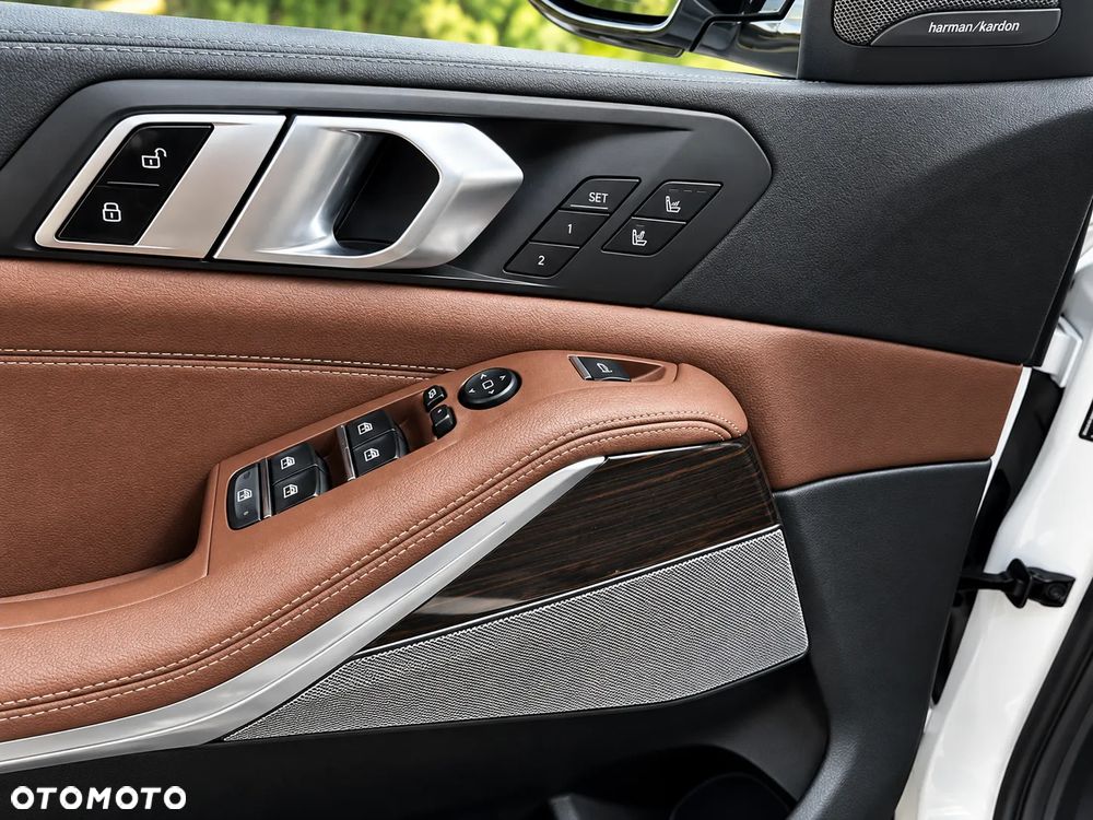 BMW X5 xDrive40i - 12