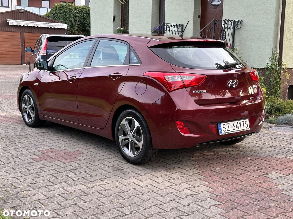 Hyundai i30 blue 1.4 Style - 5