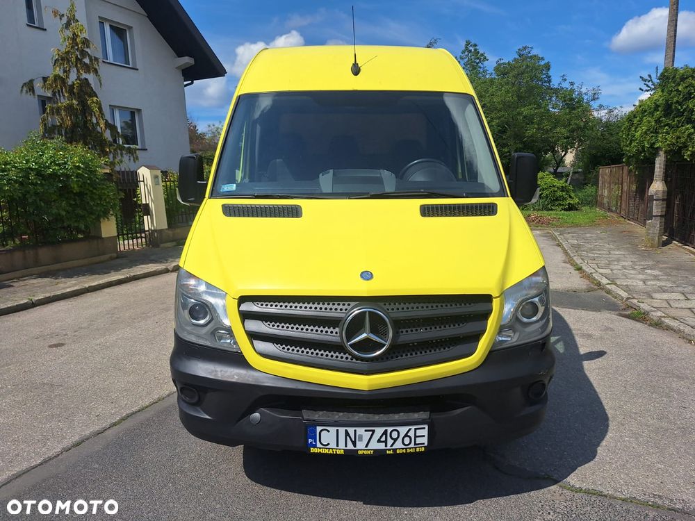 Mercedes-Benz Sprinter - 2