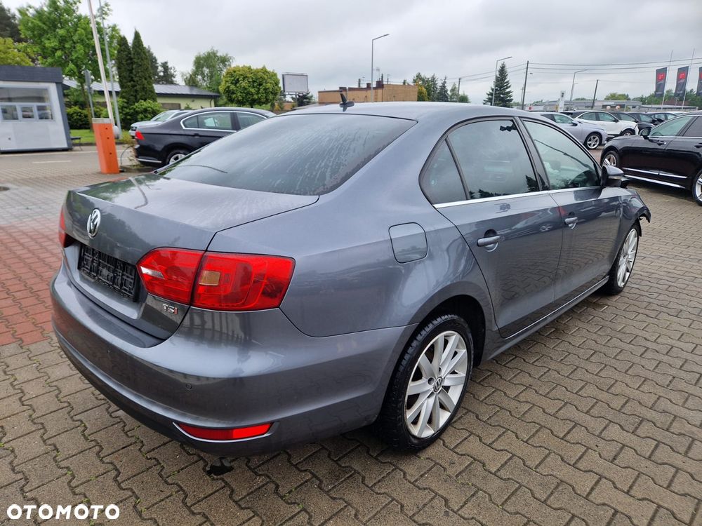 Volkswagen Jetta 1.4 TSI Highline - 3