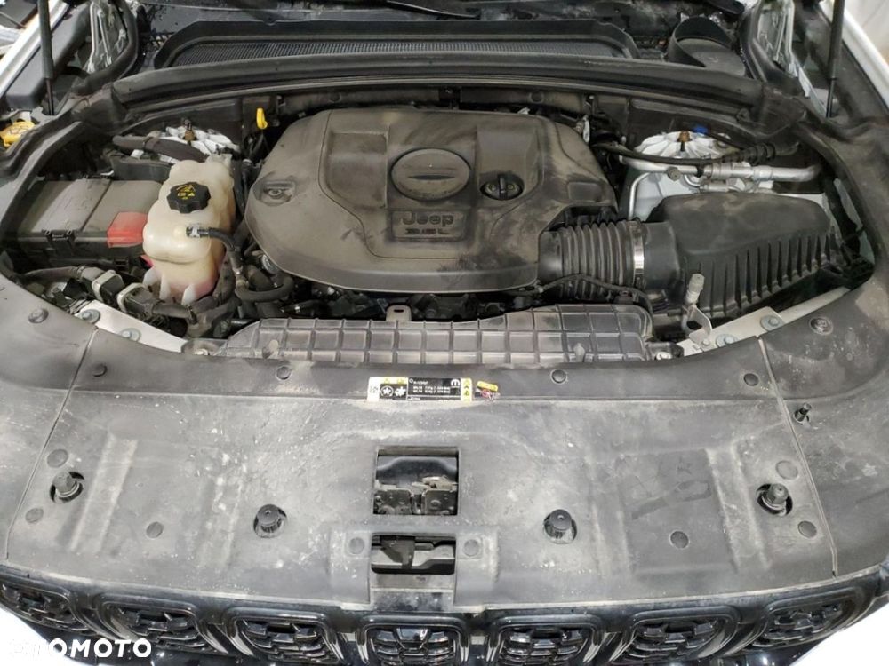 Jeep Grand Cherokee - 12