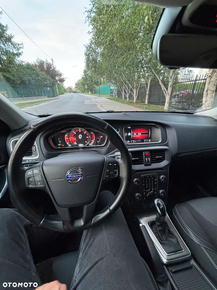 Volvo V40 D3 Geartronic Summum - 18