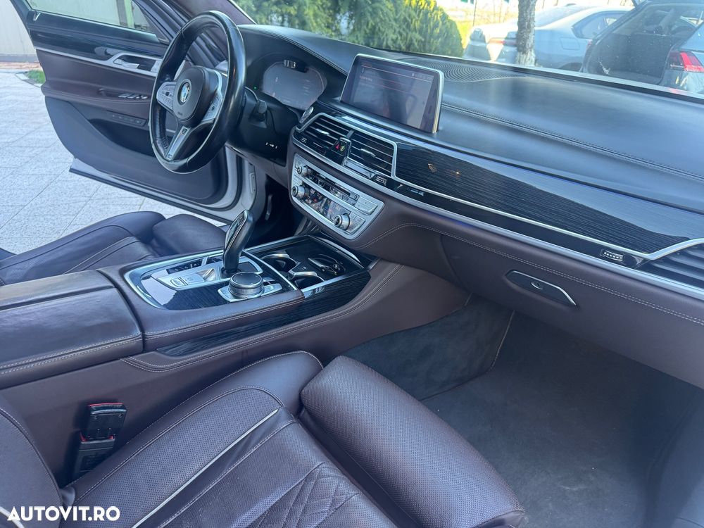BMW Seria 7 730d xDrive - 38