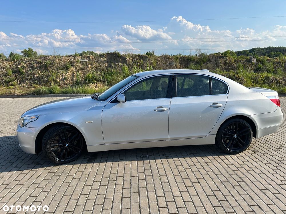 BMW Seria 5 545i - 3