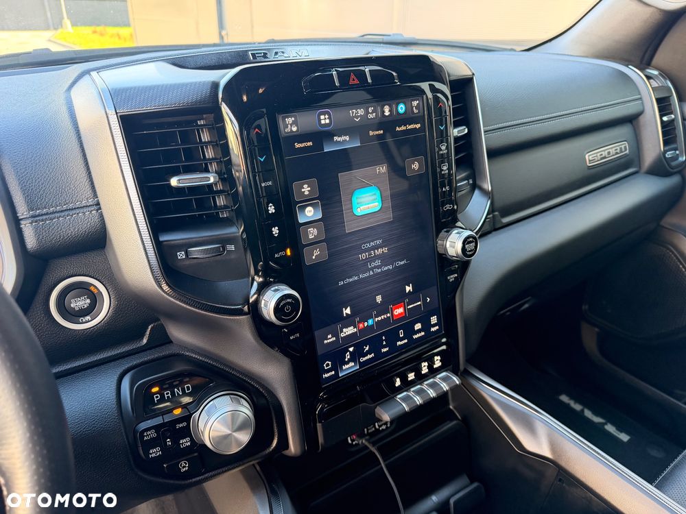 RAM 1500 Crew Cab Sport - 20
