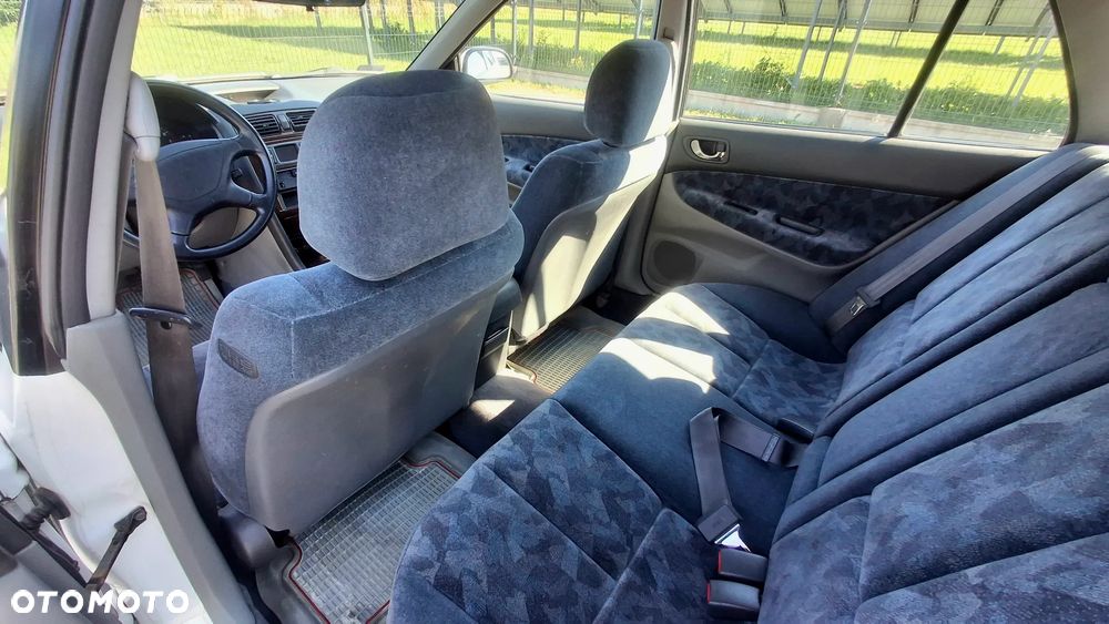 Mitsubishi Galant - 6