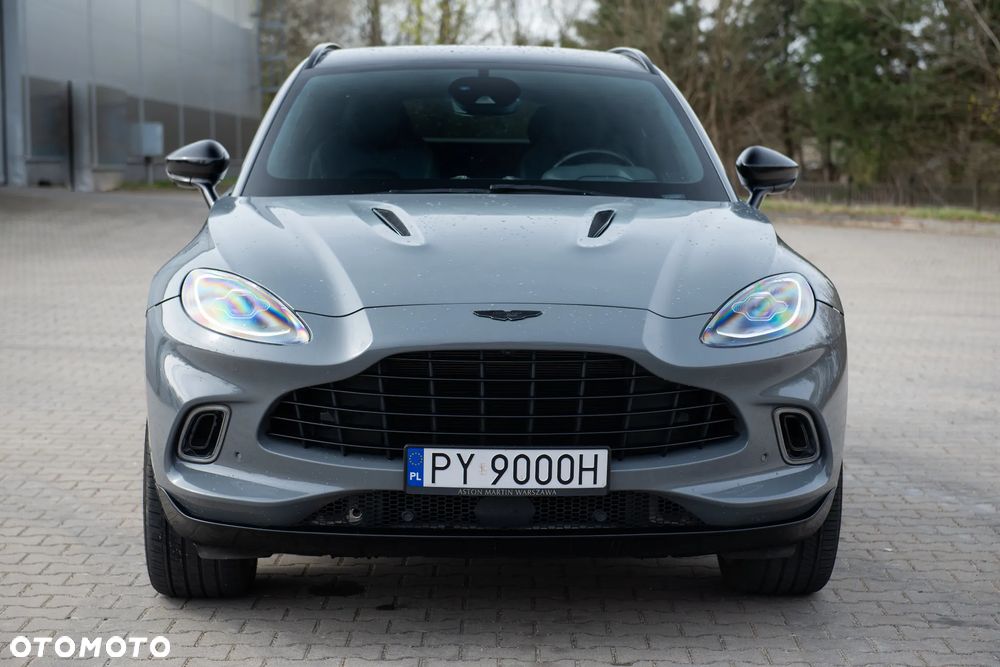 Aston Martin DBX - 3