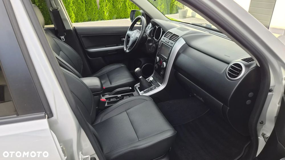 Suzuki Grand Vitara 1.9 DDiS Premium EU5 - 8