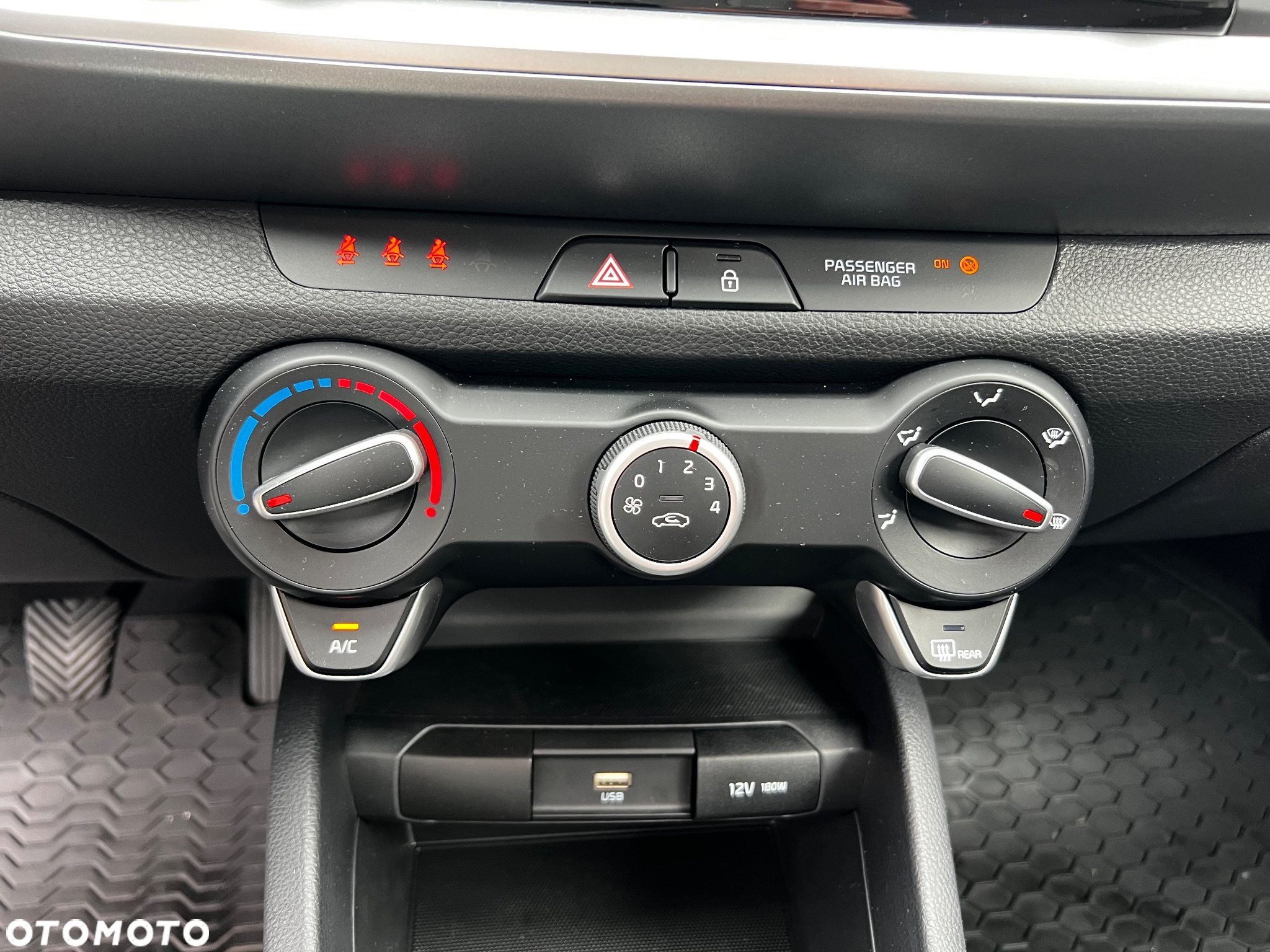 Kia Stonic 1.2 L - 31