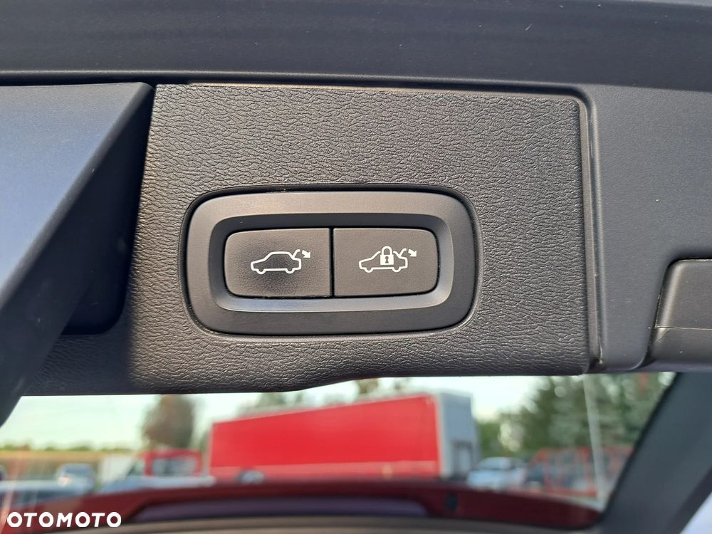 Volvo XC 60 T5 AWD Geartronic Momentum - 31