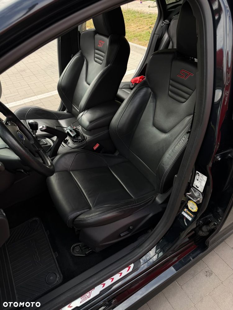 Ford Focus 2.0 EcoBoost ST mit Leder-Sport-Paket - 10
