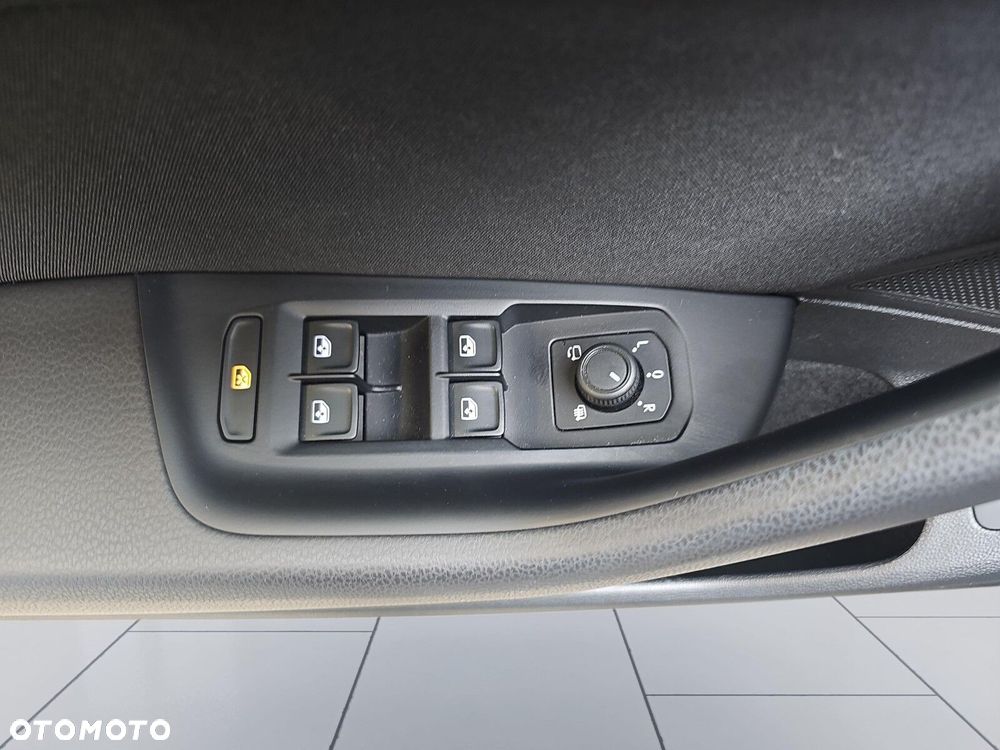 Volkswagen Passat Variant 1.5 TSI EVO Business DSG - 19