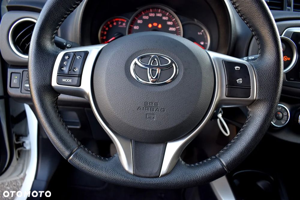Toyota Yaris 1.33 Business Edition - 26