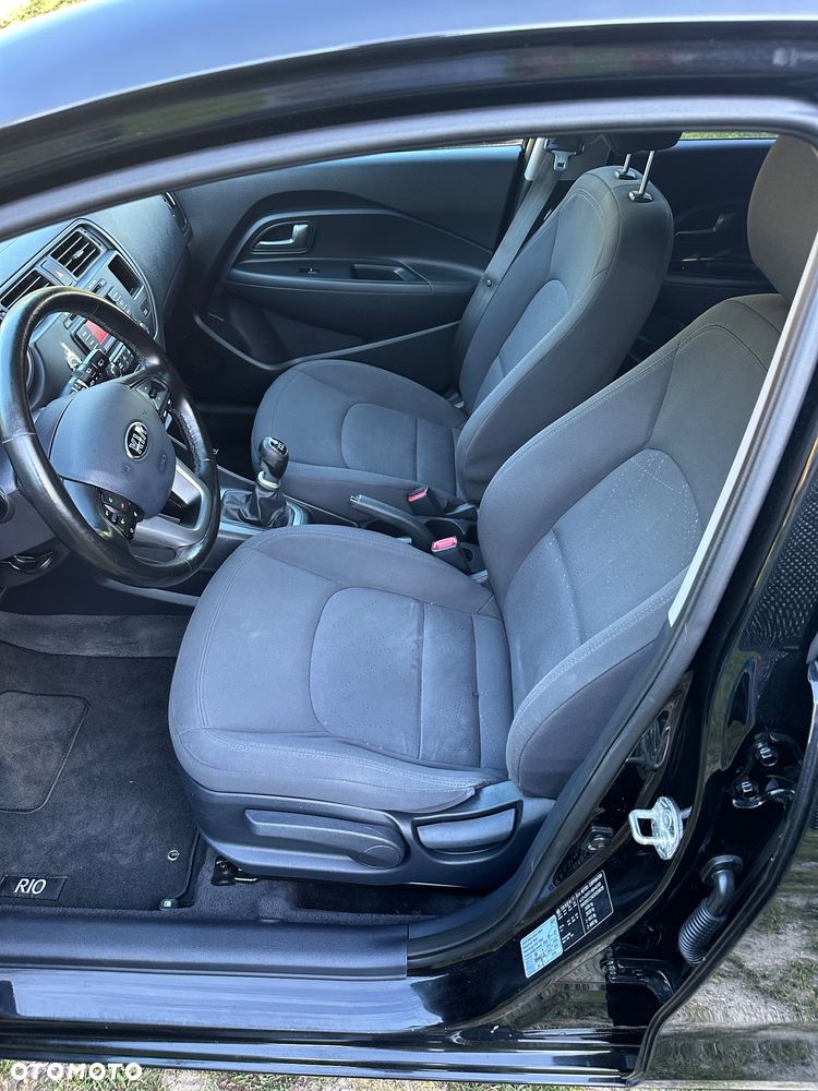 Kia Rio 1.4 Fifa World Cup Edition - 20