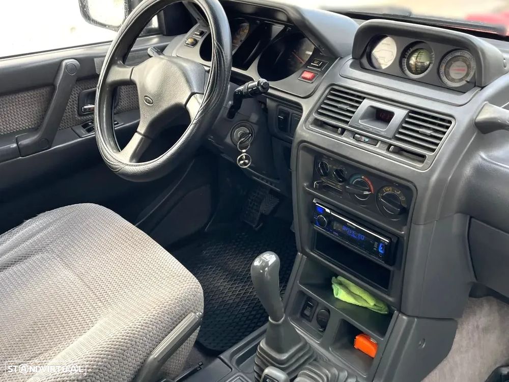Mitsubishi Pajero 2.5 TDi GLS - 12