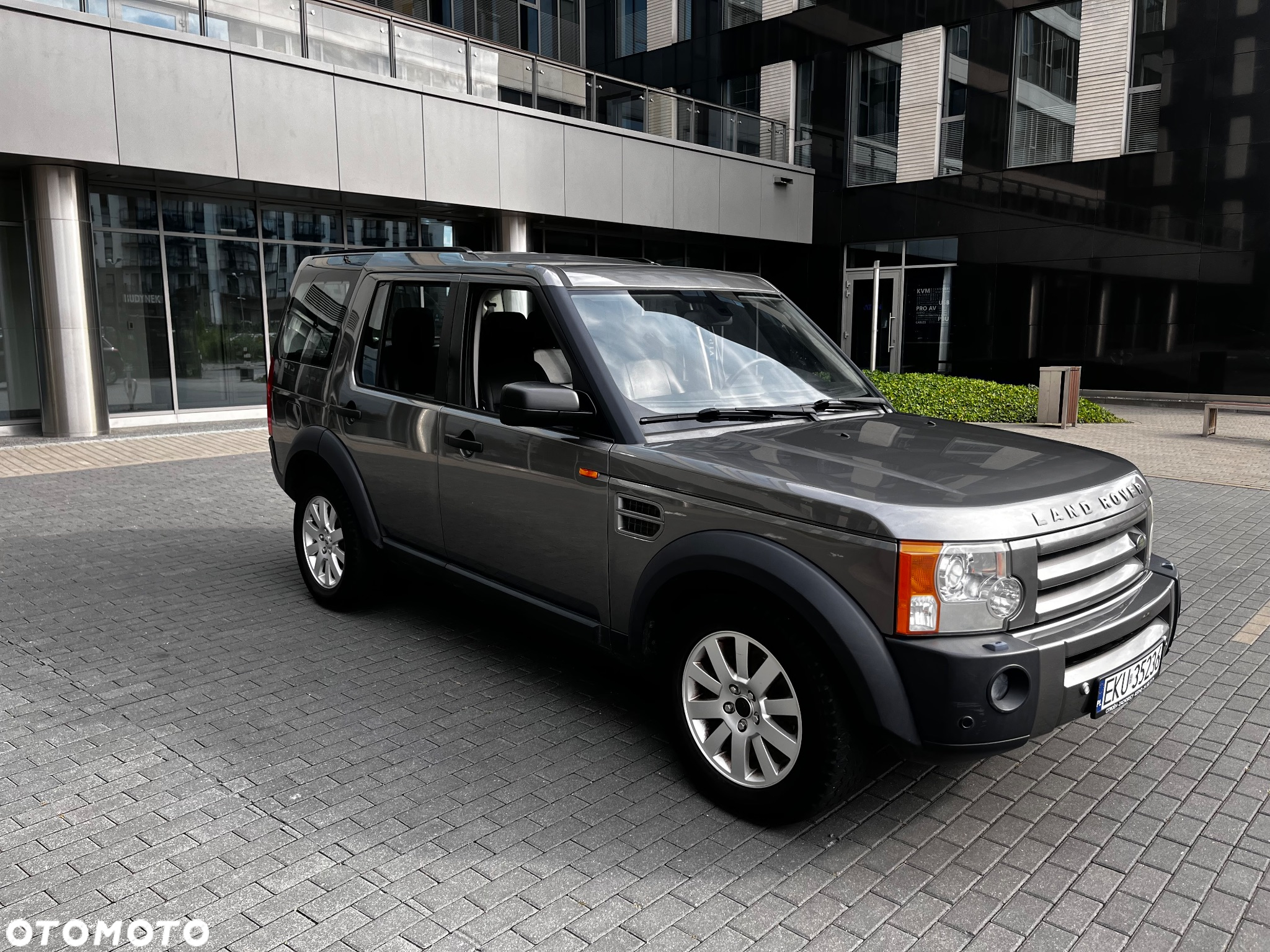 Land Rover Discovery IV 2.7D V6 SE - 30