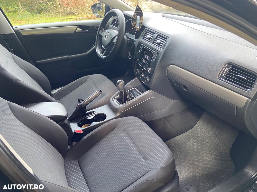Volkswagen Jetta 1.2 TSI Trendline - 9