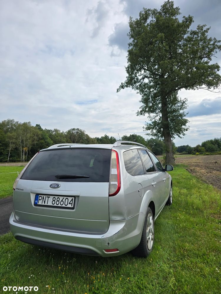 Ford Focus 1.6 Trend - 8